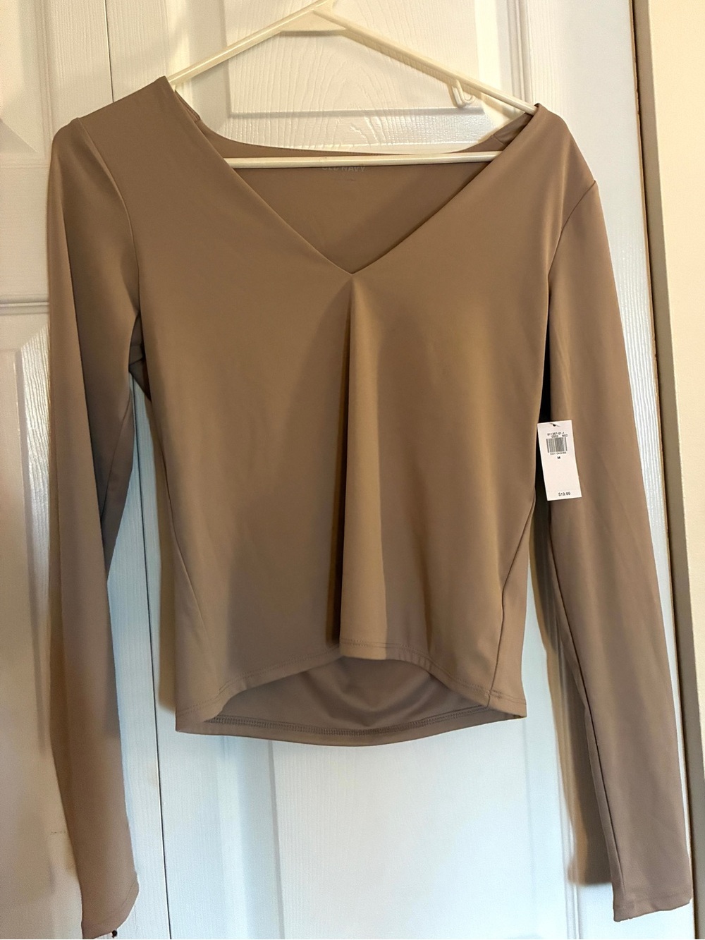 Old Navy Women's Long-Sleeve V-Neck Top in Taupe